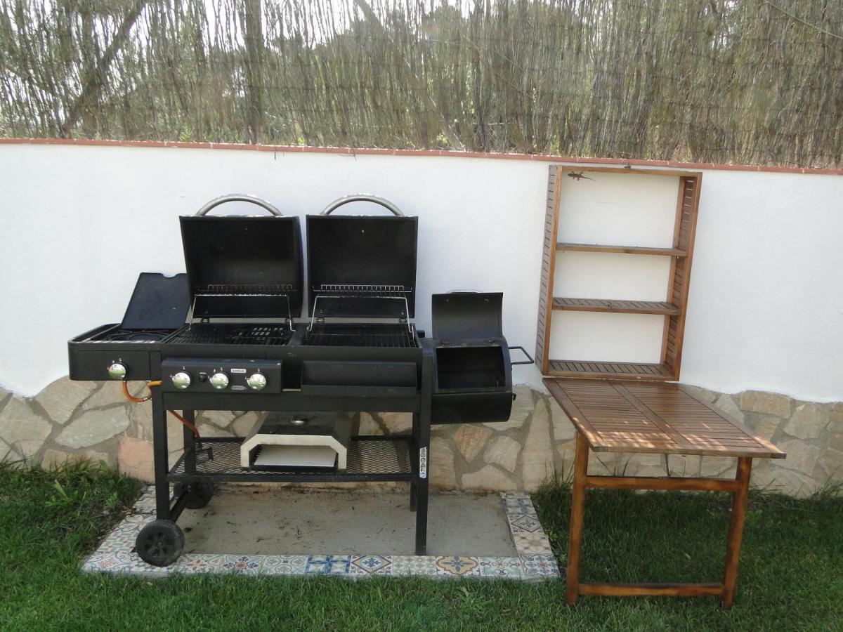 Detached Villa For 6 People In Lloret De Mar With Comunal Outdoor Swimming Pool Puigventos Exterior photo