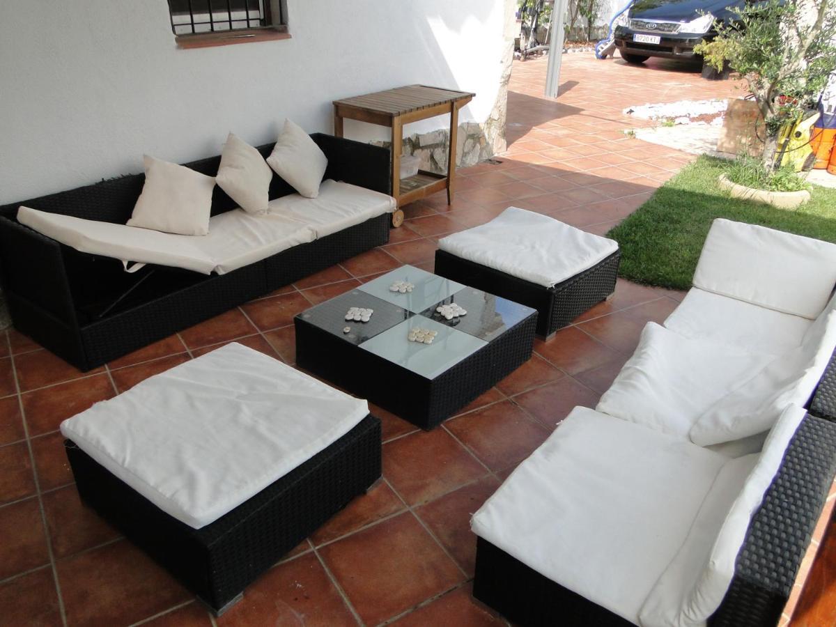 Detached Villa For 6 People In Lloret De Mar With Comunal Outdoor Swimming Pool Puigventos Exterior photo