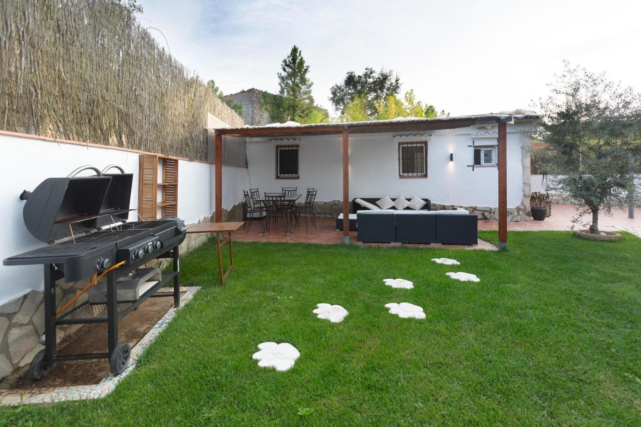 Detached Villa For 6 People In Lloret De Mar With Comunal Outdoor Swimming Pool Puigventos Exterior photo