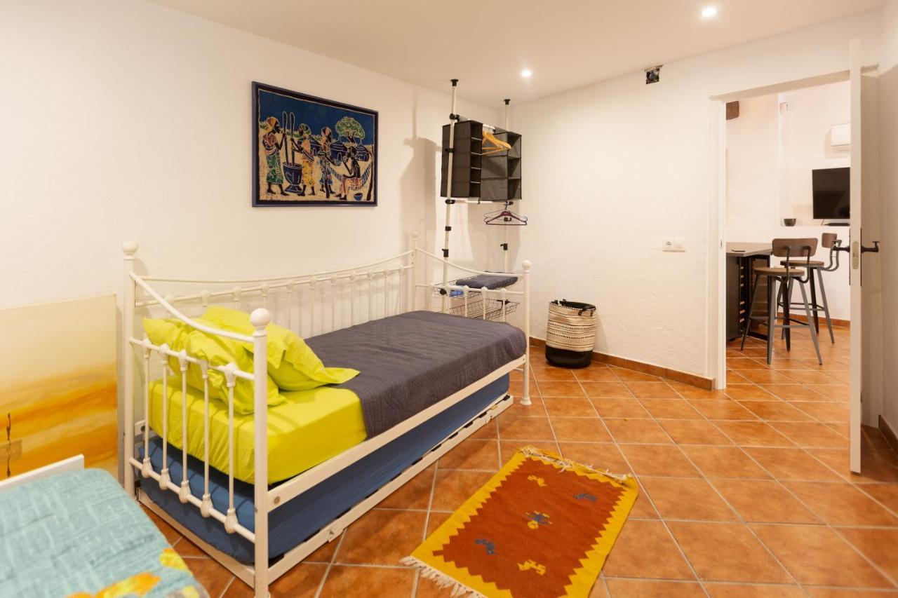 Detached Villa For 6 People In Lloret De Mar With Comunal Outdoor Swimming Pool Puigventos Exterior photo
