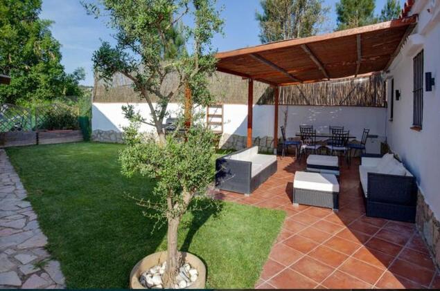 Detached Villa For 6 People In Lloret De Mar With Comunal Outdoor Swimming Pool Puigventos Exterior photo